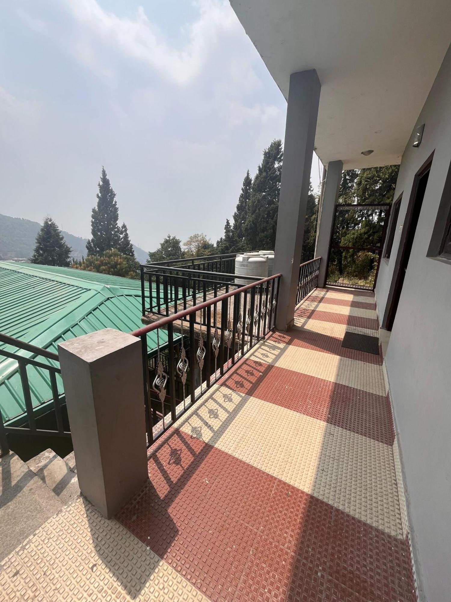 Royal Hill Inn 무소리에 외부 사진
